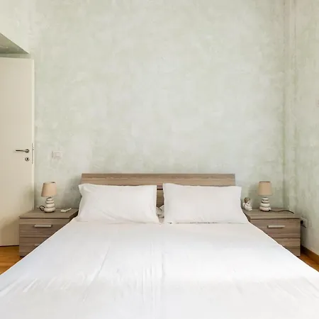 Comfortable Via Appia - B Rom
